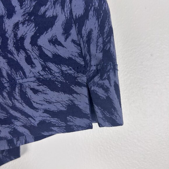 Athleta Trekkie North Shorts Women's 2 Navy Abstract Print Athleisure Outdoor - Picture 9 of 15